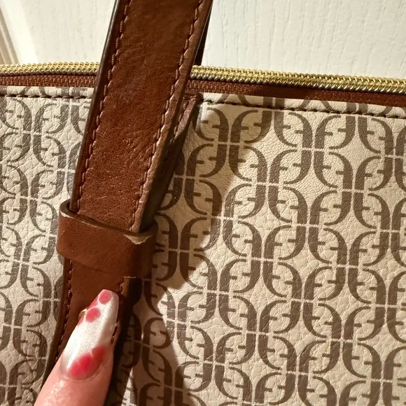 Fossil Cream and Brown Women's Tote - Picture 3 of 6